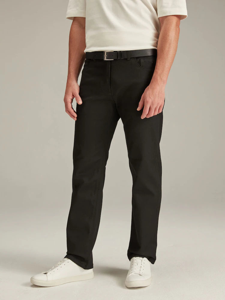 Straight Fit Belted Jeans – Classic Shape with Modern Edge