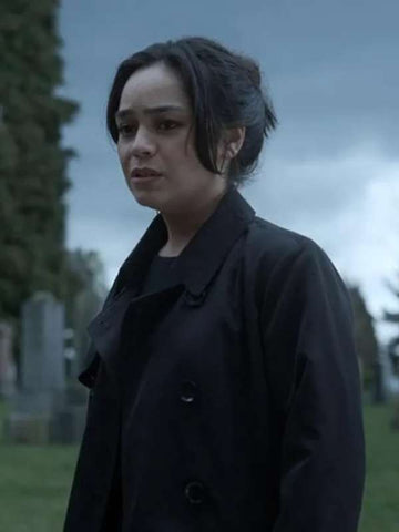 Kaitlyn Santa Juana Final Destination Bloodlines Coat